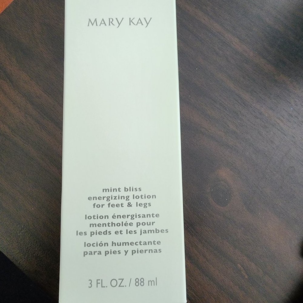 MK Energizing Lotion for Feet & Legs